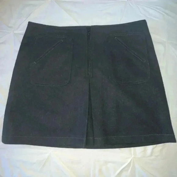NWOT GAP Virgin Wool Mini Skirt W/ Front Half Zipper SIZE 10 - Picture 2 of 9